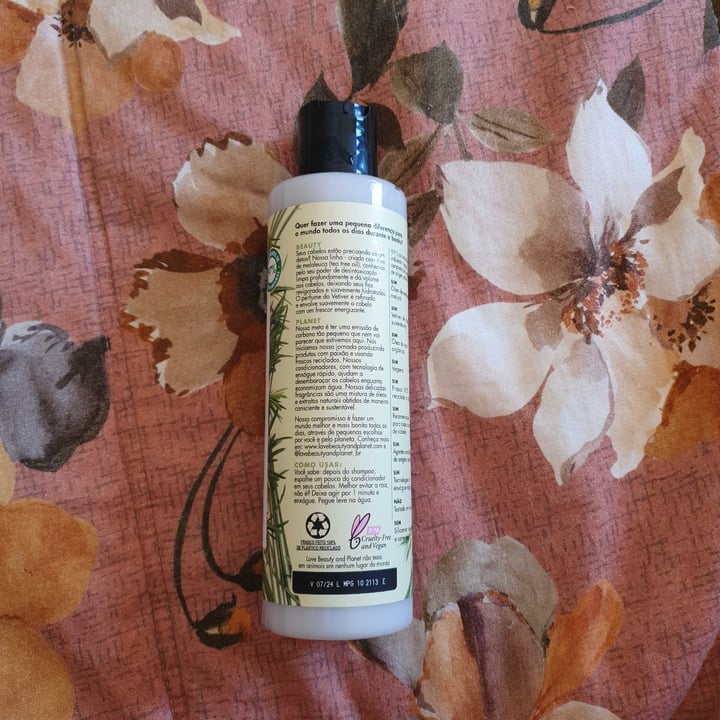review photo of Love Beauty and Planet Condicionador Óleo de Melaleuca e Vetiver shared by @longjourney on 25 Apr 2022 - review