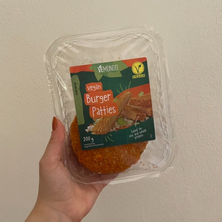 review photo of Vemondo Vegan Burger Patties shared by @ilariacera on 28 Aug 2022 - review