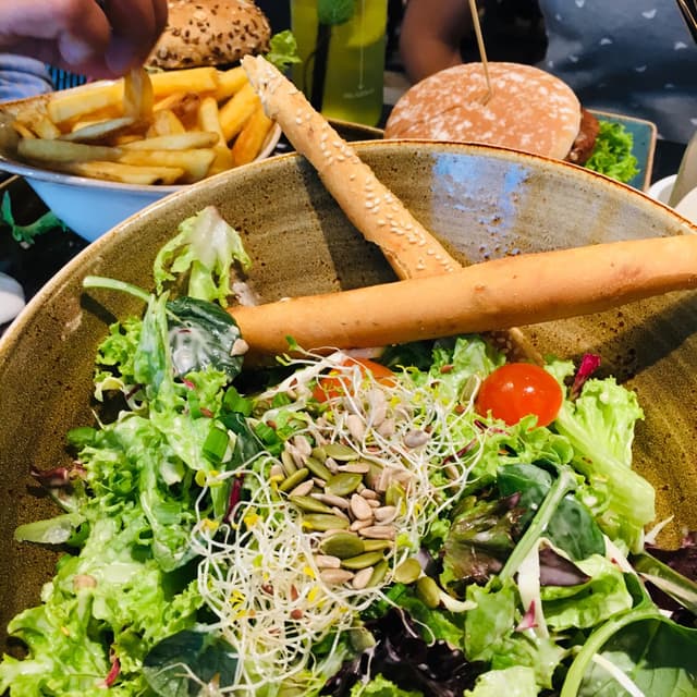 Photo of the dish “ROHKÖSTLICH Salad”