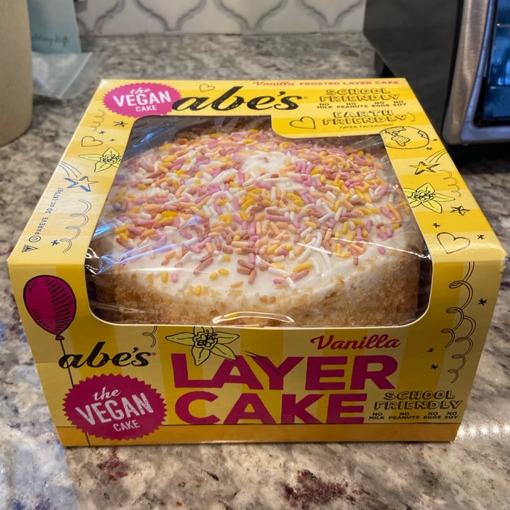 photo of Abe's Vegan Muffins Vanilla Frosted Layer Cake shared by @crandazzo on  11 Apr 2022 - review