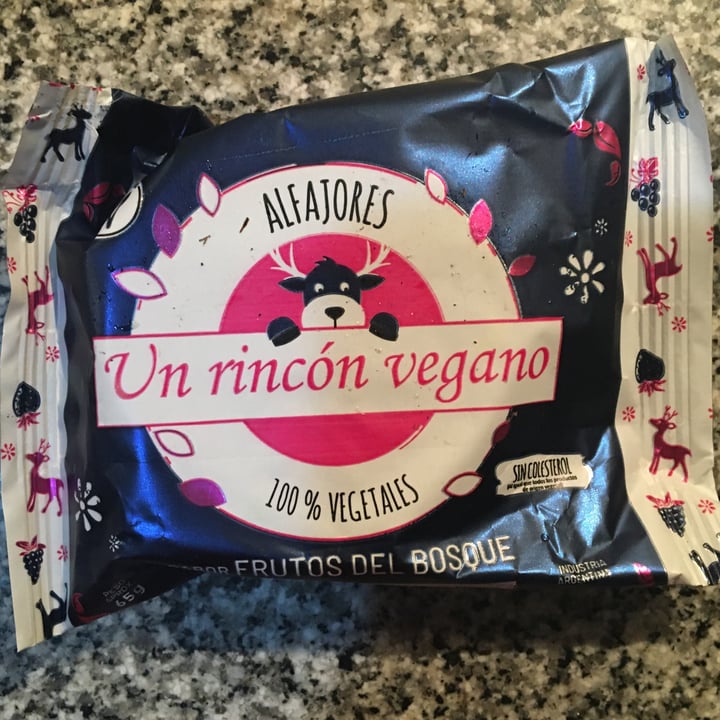 review photo of Un Rincón Vegano Alfajor de Frutos del Bosque shared by @carlabaigorria on 27 Apr 2022 - review
