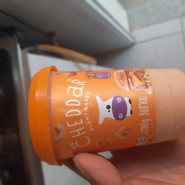 photo of NOMOO Plant-Based Brasil Queijo Cheddar shared by @vitoroa on  28 Jul 2022 - review