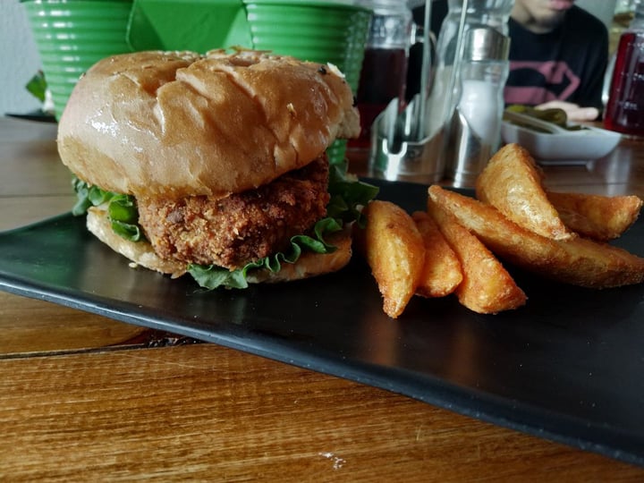 photo of Vegattos Hamburguesa Crispy shared by @eatwithzara on  24 Oct 2019 - review