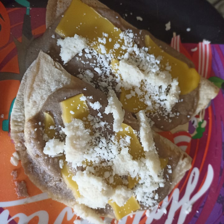review photo of Violife Bloque Sabor Cheddar shared by @tsukisorrow on 06 Mar 2022 - review