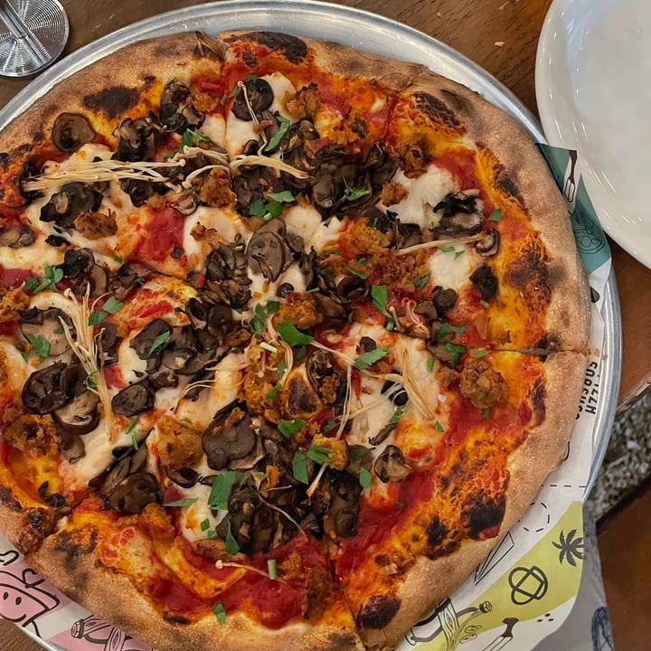 photo of Pitfire Artisan Pizza Field Mushroom Pizza shared by @trinakm on  06 Nov 2021 - review