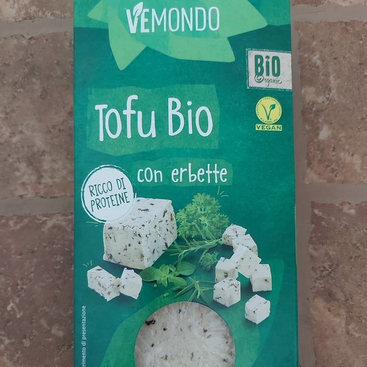 photo of Vemondo Tofu Bio con Erbette shared by @virginiarossopantusa on  20 Jun 2022 - review