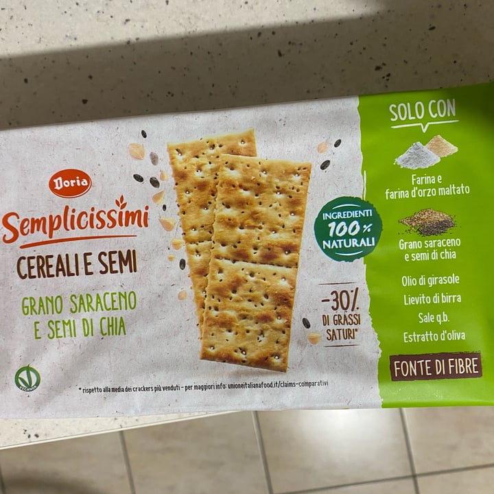 photo of Doria Cracker ai cereali e semi di chia shared by @laum0 on  16 Jun 2022 - review