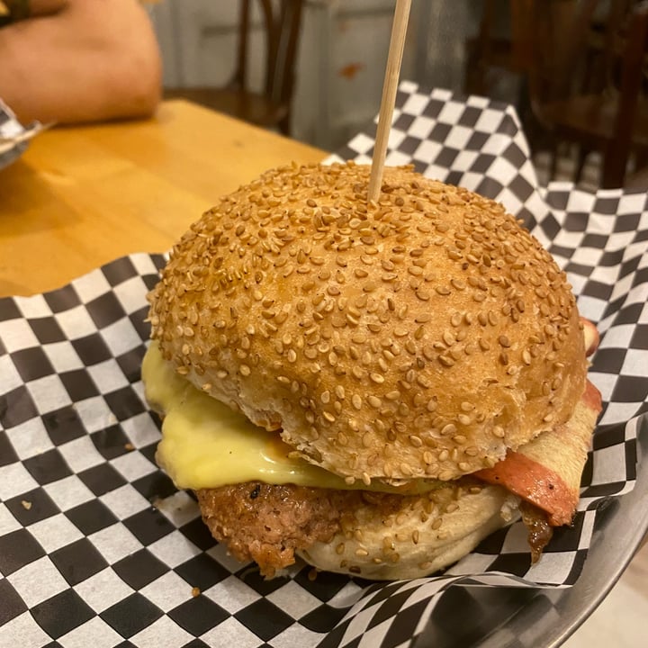 photo of La Golosa Vegan Vurger - Gracia veikon shared by @sofirest166 on  04 Jul 2022 - review