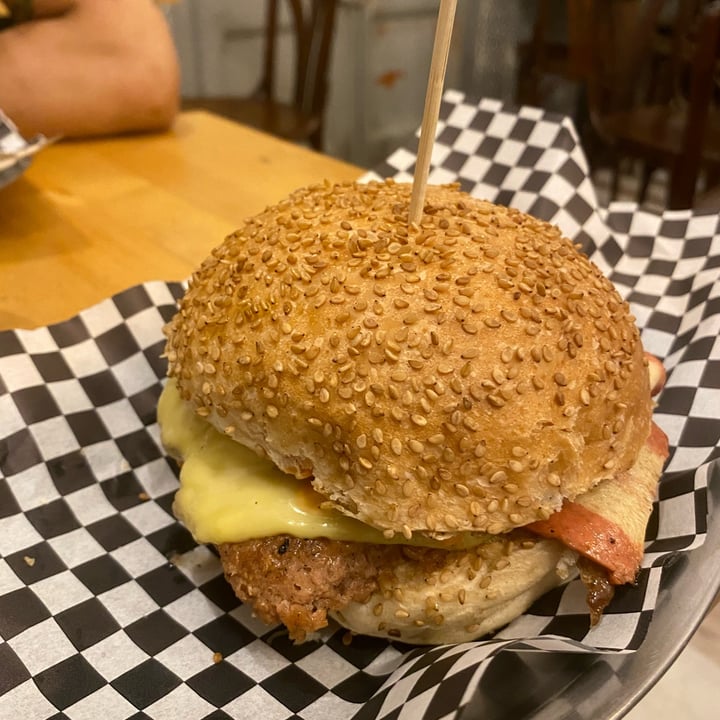 review photo of La Golosa Vegan Vurger - Gracia veikon shared by @sofirest166 on 04 Jul 2022 - review