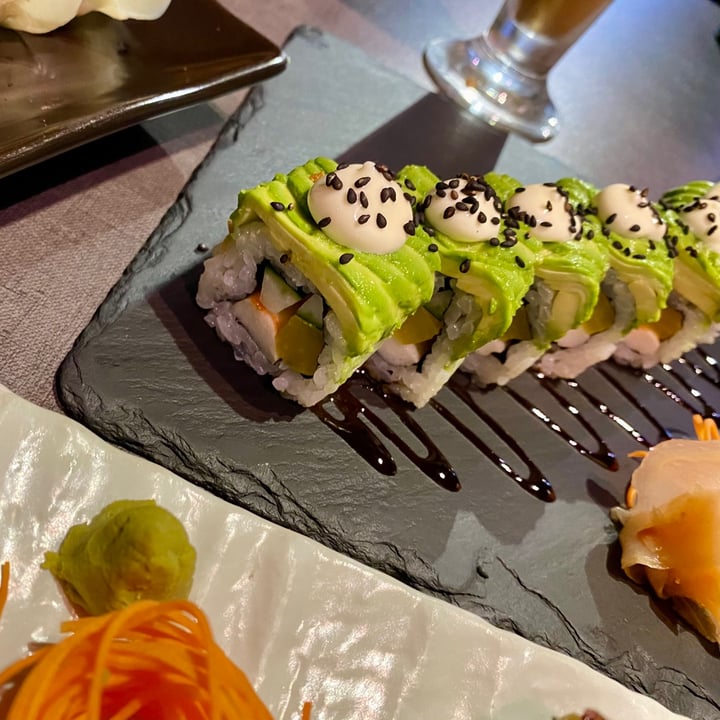 photo of Herbivore Avocado Roll Maki shared by @thatsassymomo on  18 Feb 2021 - review