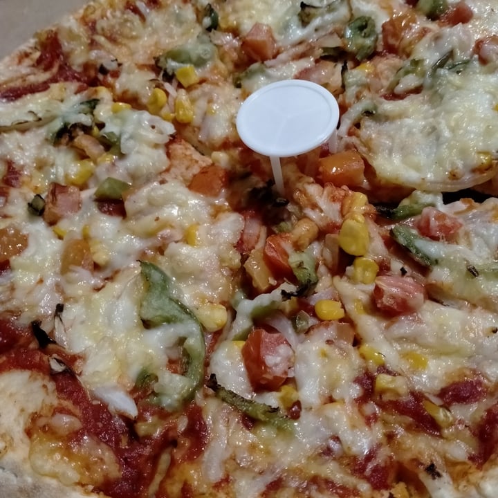 review photo of Papa John's Pizza vegetable pizza shared by @moothevegan on 10 Mar 2022 - review