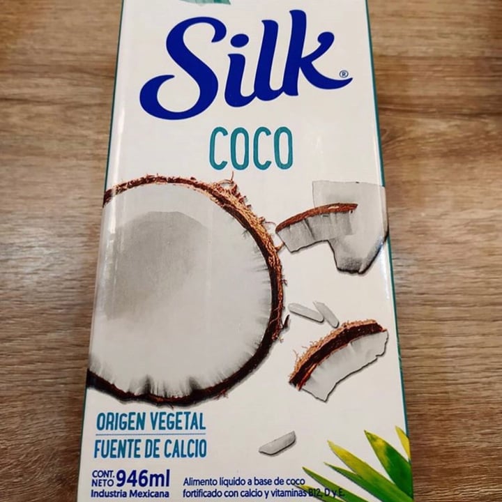 photo of Silk Almond/coconut blend shared by @camiaguirre28 on  08 Oct 2020 - review