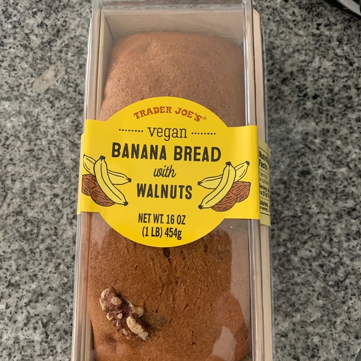photo of Trader Joe's Vegan Banana Bread with Walnuts shared by @sandyvilletti on  15 Jan 2021 - review