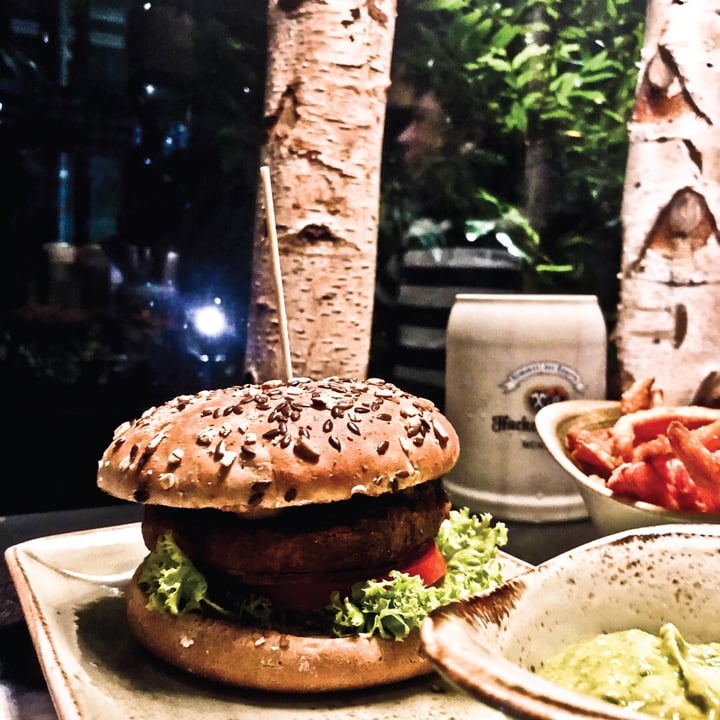 review photo of Hans Im Glück German Burgergrill Angerling Burger shared by @alettertovegans on 31 Aug 2019 - review