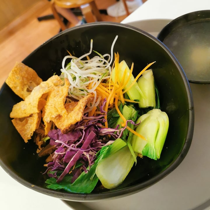 photo of Red Apple Veggie Café Mixed Mushroom Noodles shared by @ycarolyn on  01 Nov 2020 - review