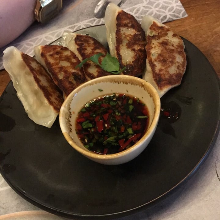 review photo of Wagamama Rembrandtplein Vegetable gyoza shared by @veganfoodiee on 06 May 2020 - review
