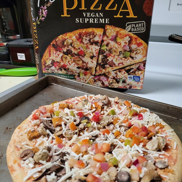 photo of Amy’s Vegan Supreme Pizza shared by @greentini4 on  15 Jan 2022 - review