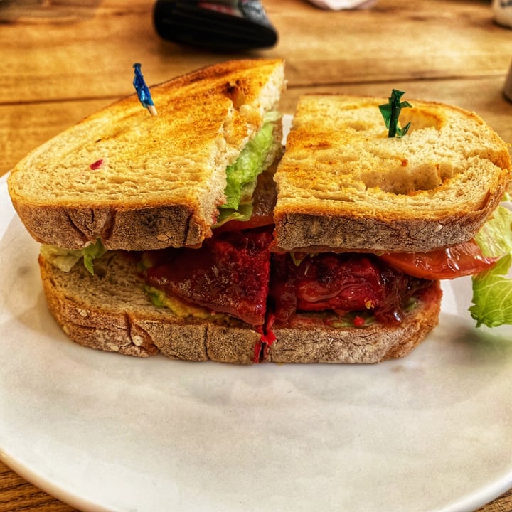 photo of Cedele Bakery Café Beetroot Avocado Burger shared by @jashment on  30 Mar 2019 - review