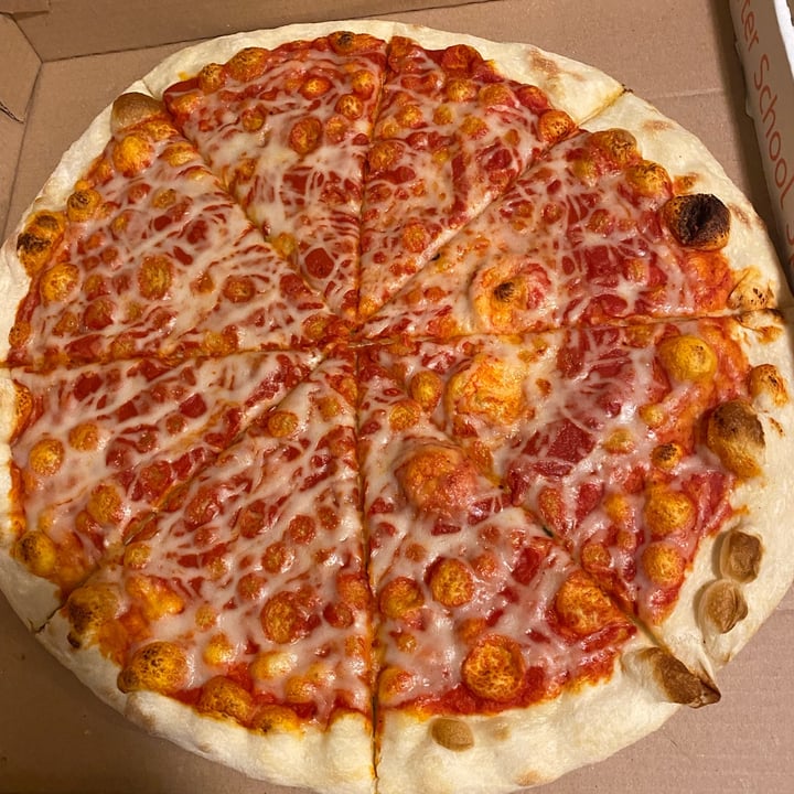 photo of AIR Pizza Vegan Cheese Pizza shared by @shinypenny on  13 Feb 2022 - review