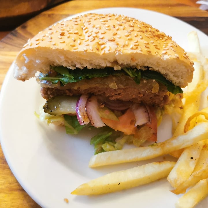 photo of Banana Jam Cafe Beyond Island Burger shared by @veganpower001 on  13 Mar 2022 - review