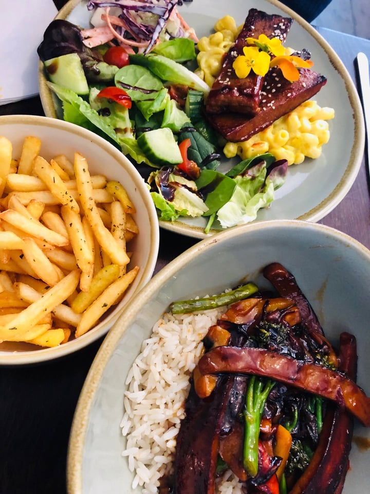 review photo of The Oak Tree Vegan Restaurant Mac N Ribz shared by @laurax112 on 25 Apr 2019 - review