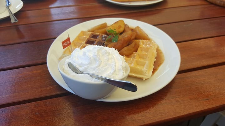 photo of The Waffle House Hot Dutch Apple Waffle shared by @mvbahrkuhl on  06 Aug 2019 - review