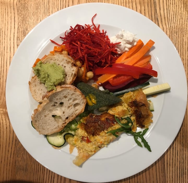 review photo of DaTerra Baixa Vegan buffet shared by @happygoat on 27 Dec 2019 - review