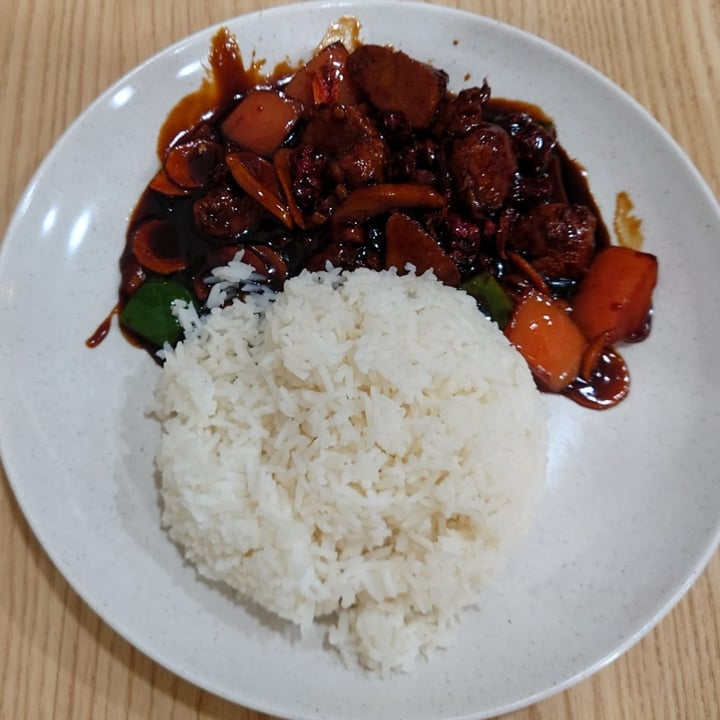 photo of SHU Vegetarian Chilli Chicken Pieces Rice 宮保雞丁飯 shared by @mushroomtarian on  07 Sep 2022 - review