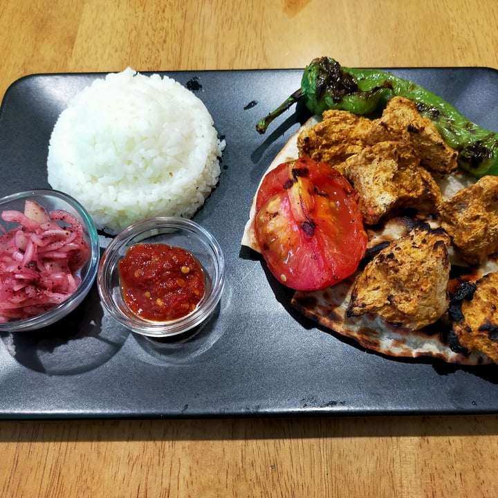 photo of Vegan Food Cartel by Veganzza Vegan shish kebab shared by @abdallahvegan on  07 Oct 2021 - review