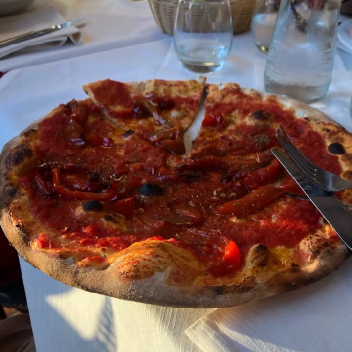 photo of Blue Moon da Romolo Pizza Marinara Con Peperoni shared by @aljcegallo on  18 Jul 2022 - review