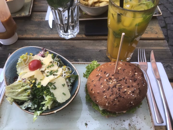 review photo of HANS IM GLÜCK - Burgergrill | München ISARPOST Käsebor shared by @lea on 23 Oct 2018 - review