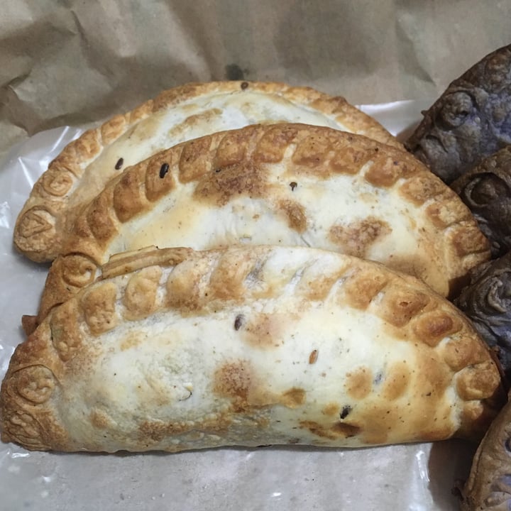 photo of Central Pizzas y Empanadas- San Telmo No Carne A La Criolla shared by @lauchis on  06 Jul 2021 - review