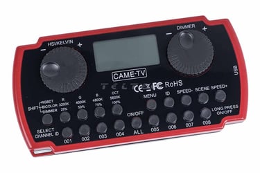 forum_update __ Télécommande rouge CAME-TV pour éclairage, avec écran et boutons.