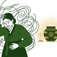 스트레스로 머리를 감싸쥔 인물이 한의사가 주는 한약을 보고 안도하는 장면