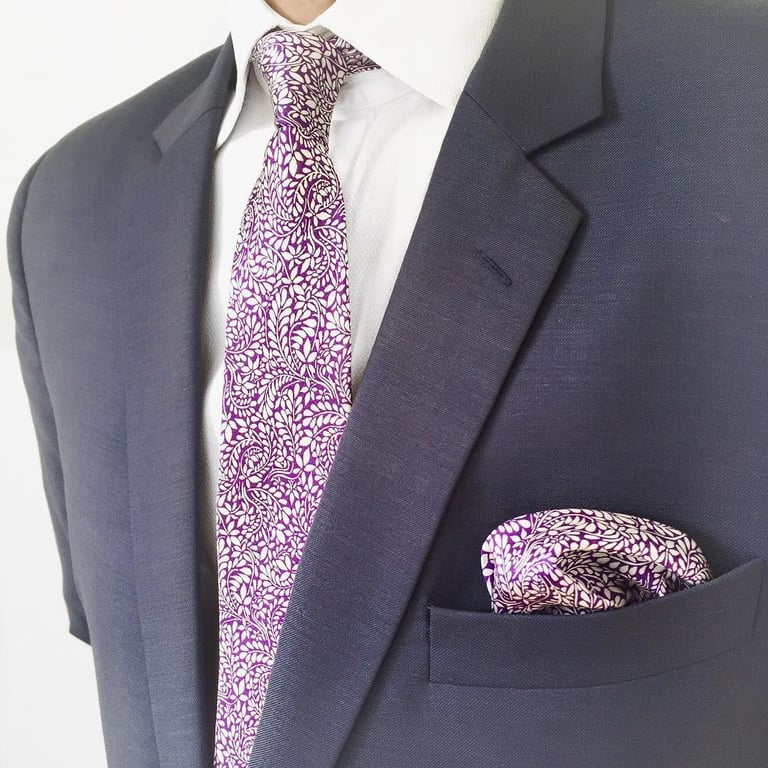 Beautiful fabric, and a greatly made tie