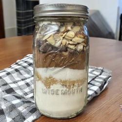 Rocky Road Mason Jar Cookie Mix That Makes Gifting Sweet and Effortless 2 Rocky Road Mason Jar Cookies