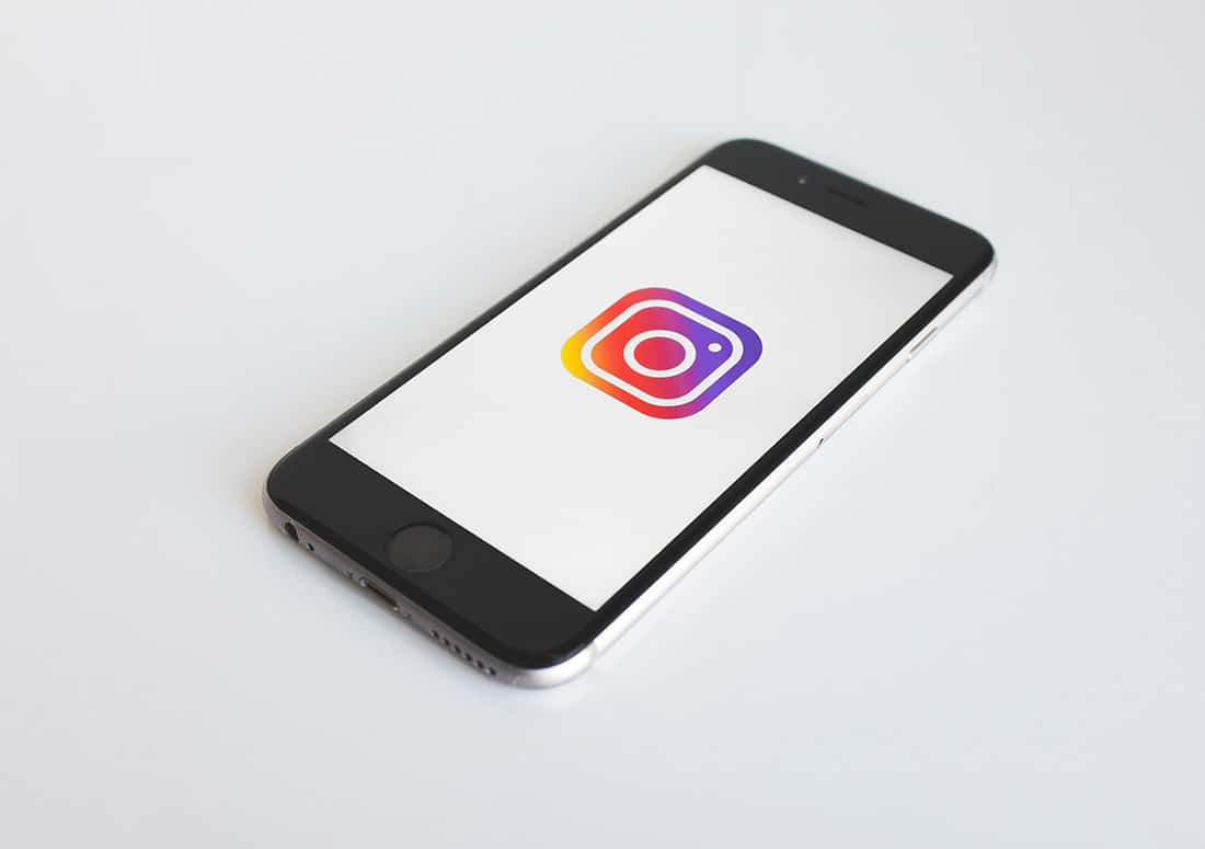 You are currently viewing Instagram Stories Stickers: 9 Features That Are Perfect For Business