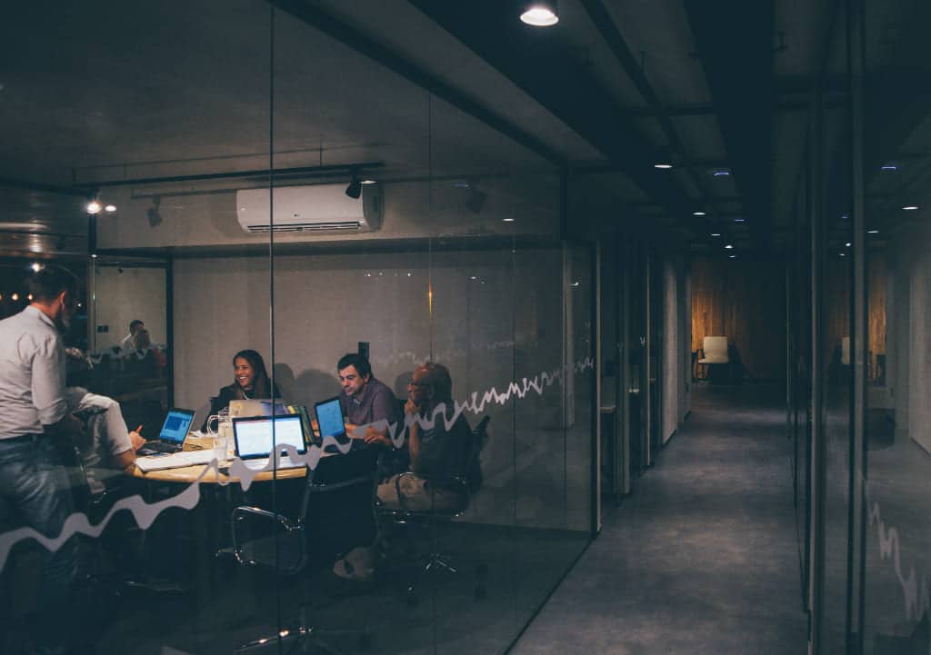 You are currently viewing Picking Your Path: Digital Agency or In-House Team?
