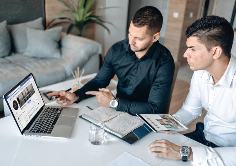 Read more about the article Using a Strategic Partner for Your Mid-Year Brand Audit