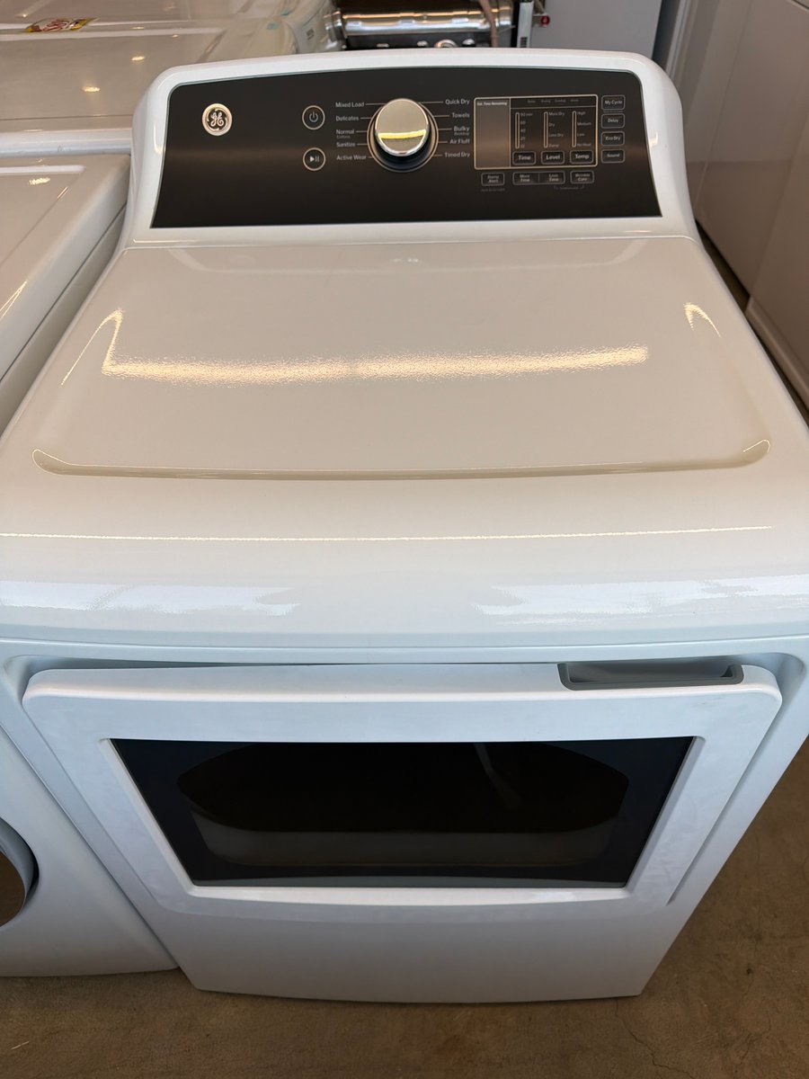Photo 1 of this exact GE 27”wide Like new dryer