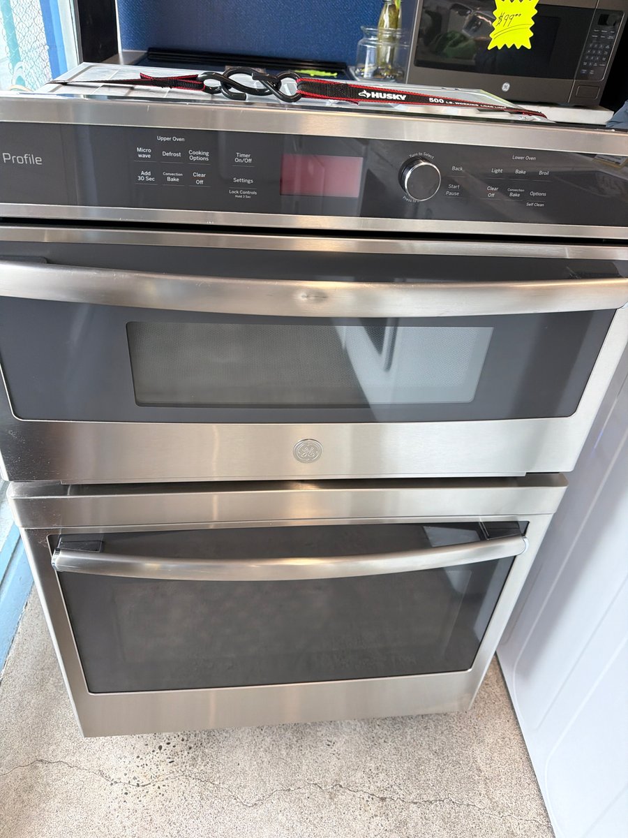 Photo 3 of this exact GE 30" Electric Double Wall oven