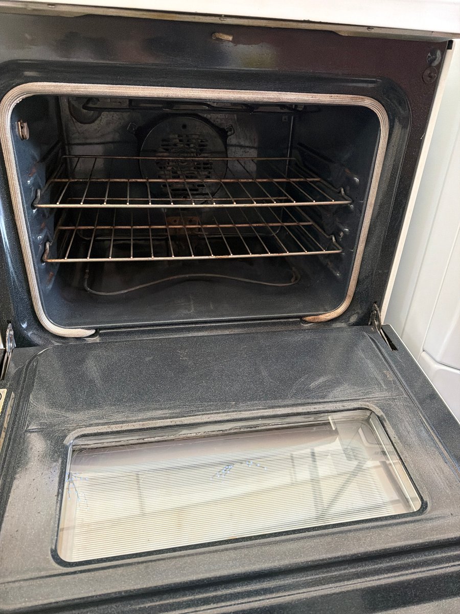 Photo 5 of this exact KitchenAid 30" Electric Slide-in Range