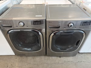 LG 54" Washer & dryer set