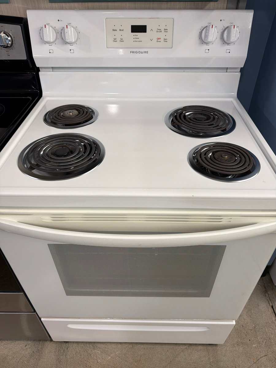 Photo 1 of this exact Frigidaire 30" Electric Freestanding Range