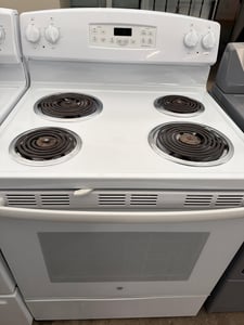 GE 30" Electric Freestanding Range