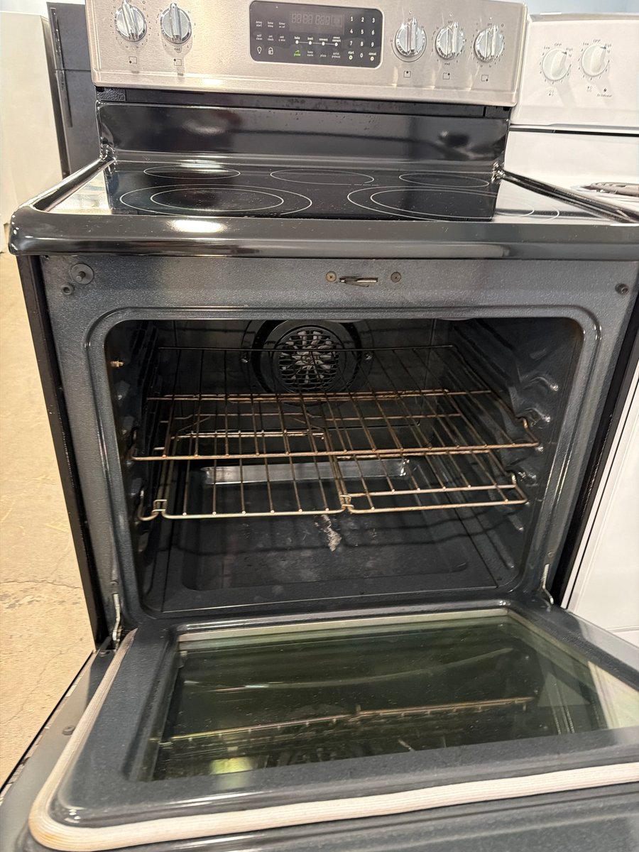 Photo 3 of this exact Frigidaire 30" Electric Freestanding Range