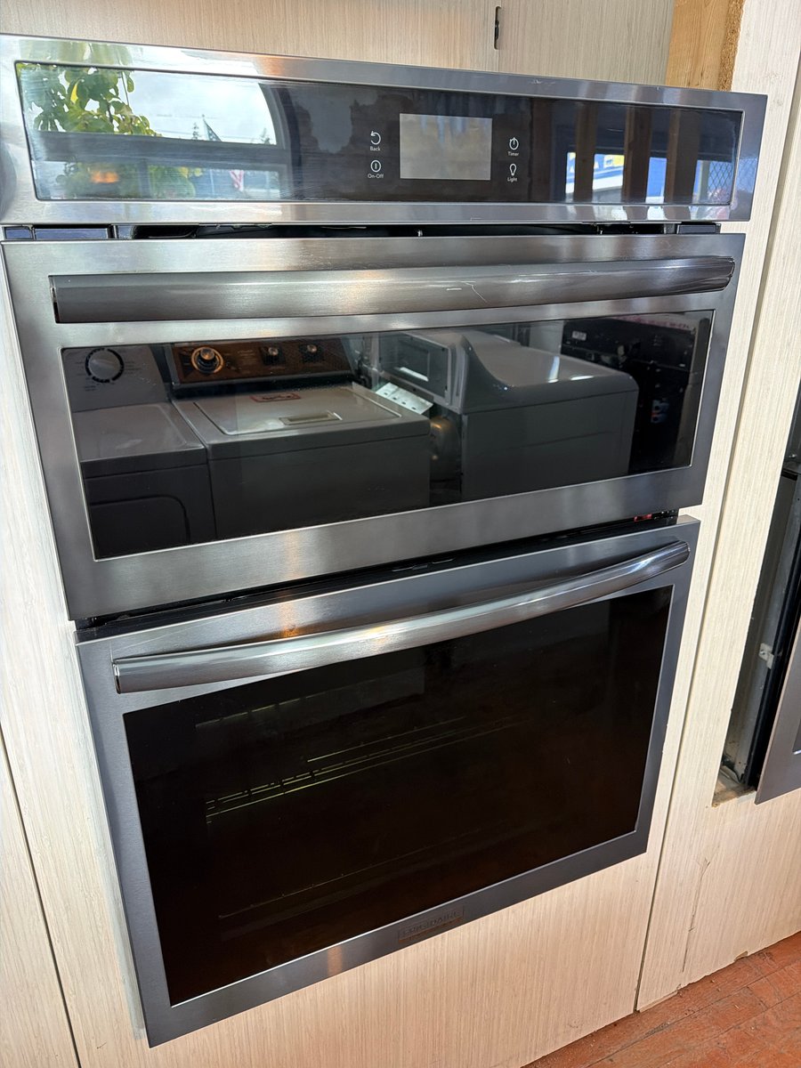 Photo 2 of this exact Frigidaire 30" Electric Double Wall oven