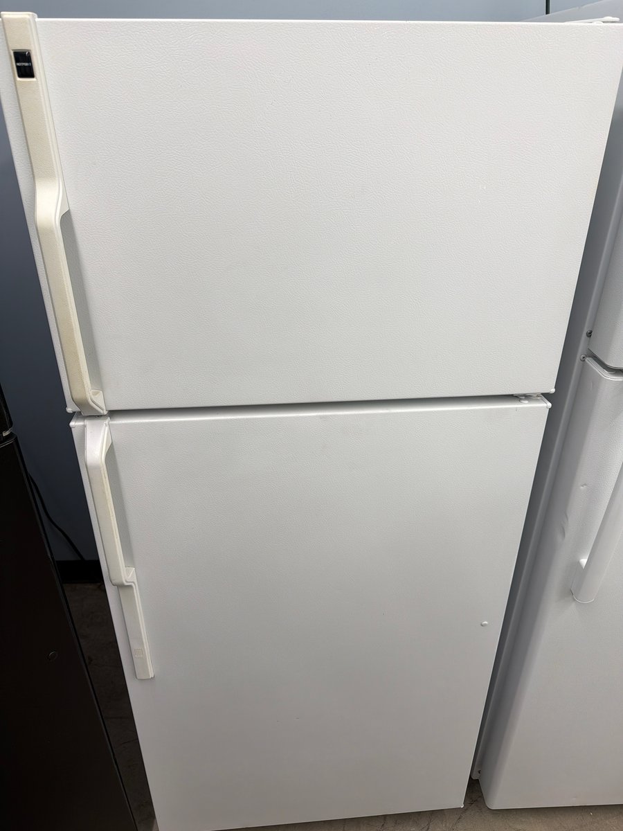 Photo 1 of this exact Hotpoint White top mount refrigerator