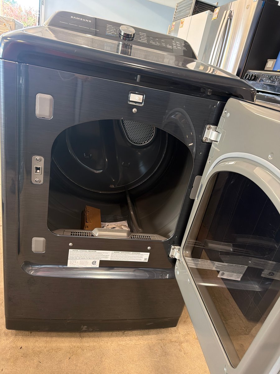 Photo 2 of this exact Samsung 27" Electric Dryer