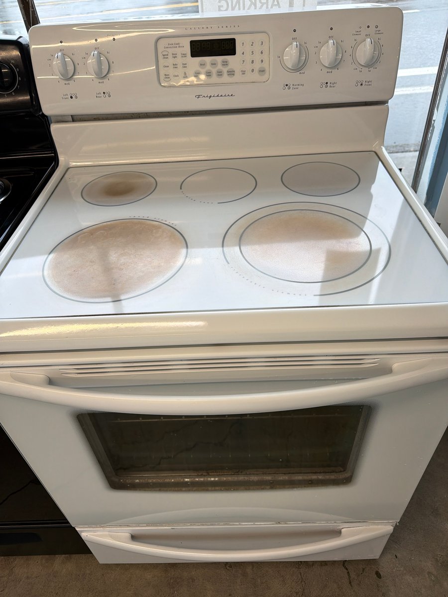 Photo 1 of this exact Frigidaire 30" Electric Freestanding Range